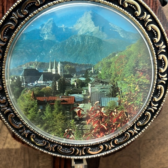 Vintage wooden key shaped wall hanging thermometer Swiss Alps scenery - Picture 8 of 16